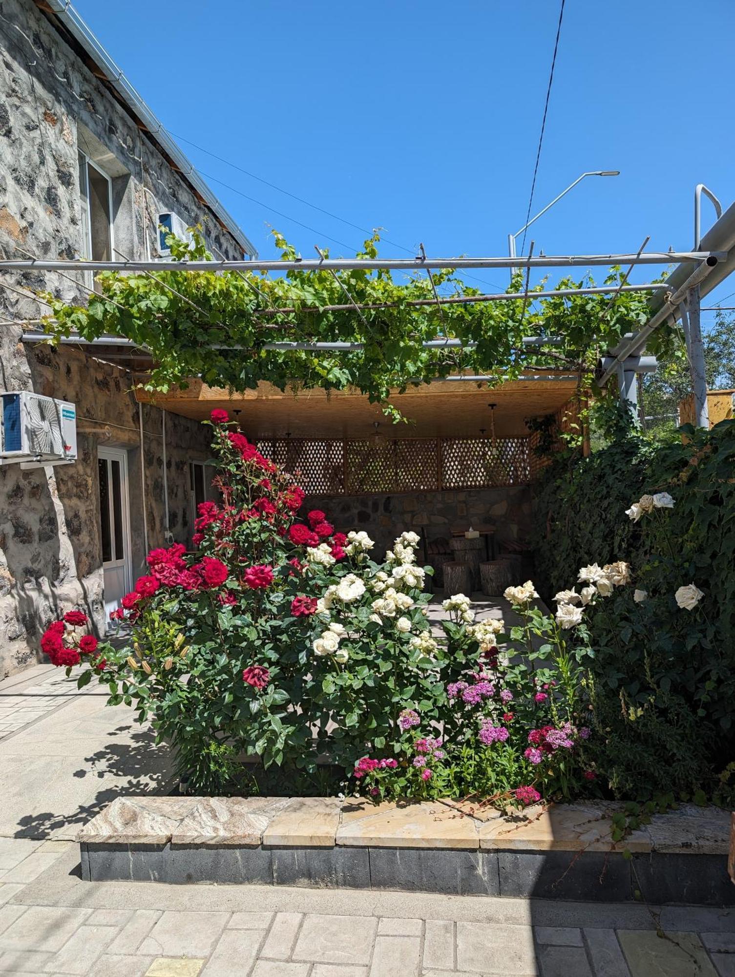 Hotel Eleven - 11 Yeghegnadzor Exteriér fotografie